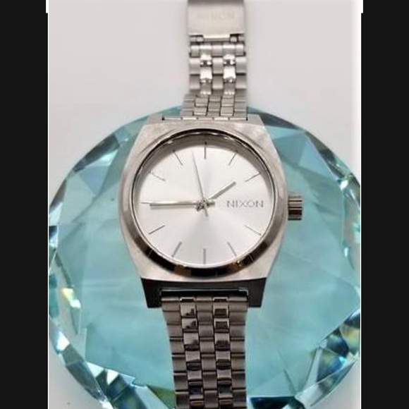 Nixon Happy Unisex Stainless Steel Silver Water Resistant Japan Quartz 161 Watch - Picture 4 of 10